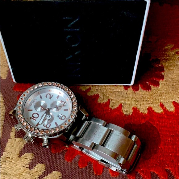 Nixon Watch - Picture 3 of 9